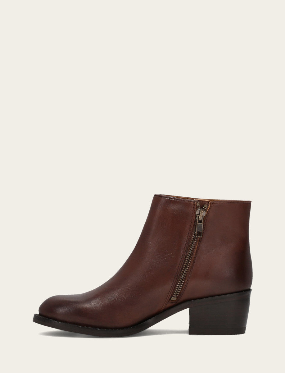 Women's Saddle Carson 2 Piping Booties Saddle