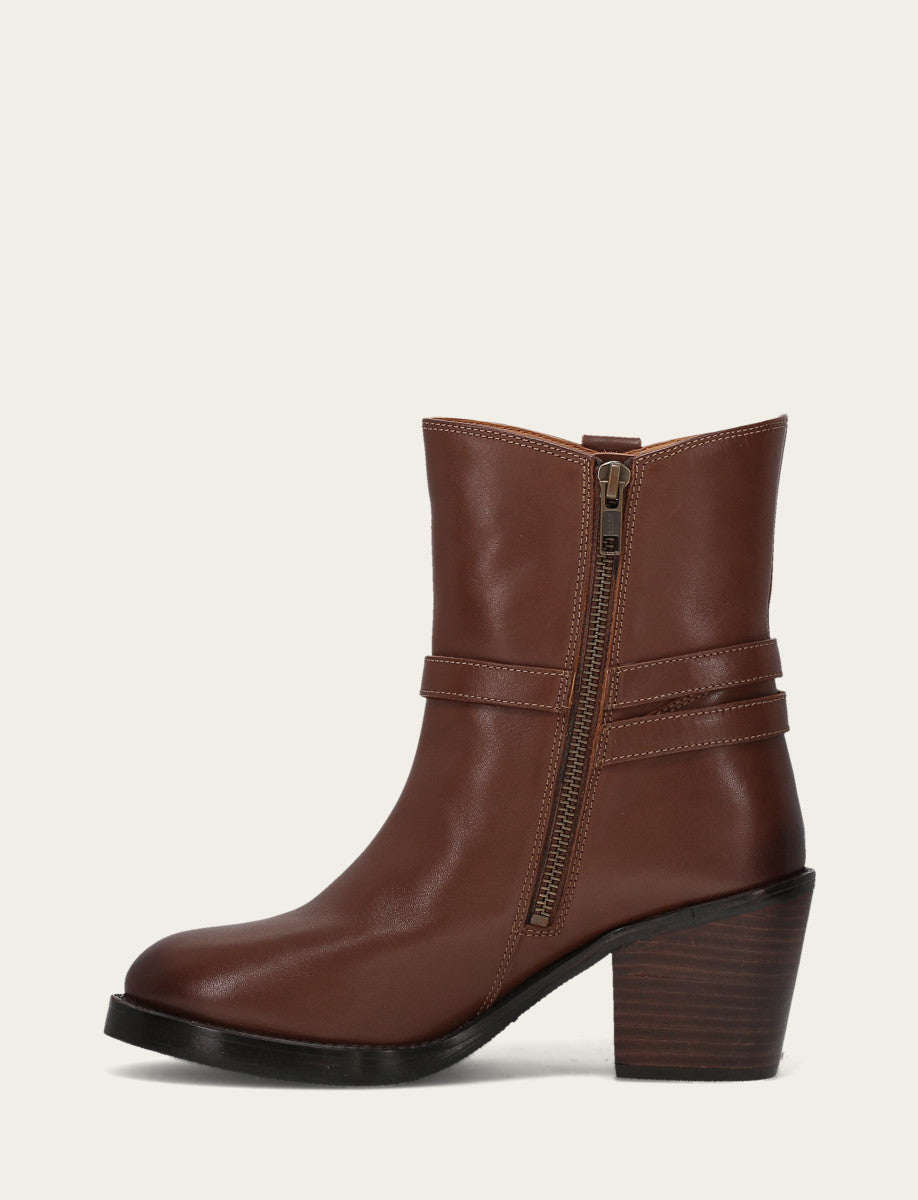 Women's Walnut Rylee Belted Inside Zip Boot Walnut